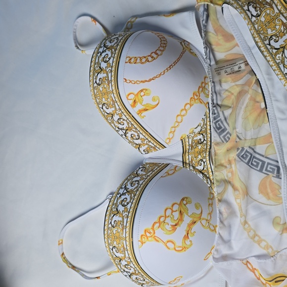 Elegant Gold and White Women's Intimate Bikini Set Size Large NwOT. - Picture 3 of 7